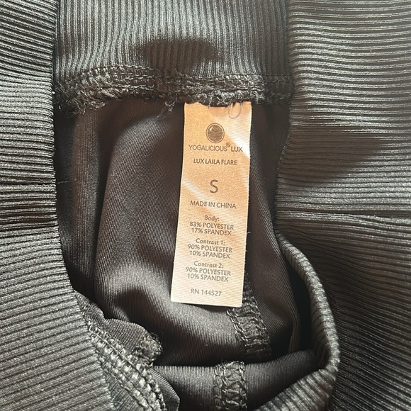 ✨NWT✨Yogalicious Lux Laila Flare Pant Hi-Rise, Small - Picture 3 of 4